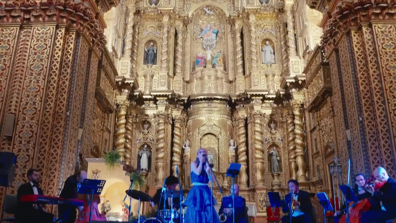 Christmas concert beneath the golden altar of La Compañía de Jesús in Quito