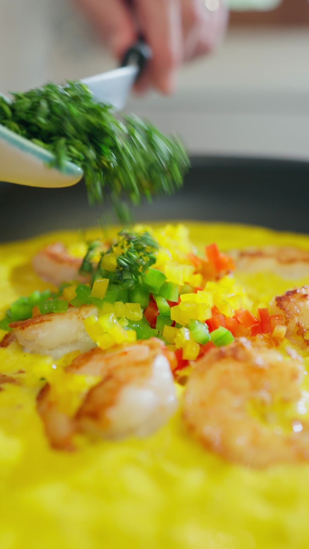 Santa Priscila recipes: shrimp encocado with cilantro